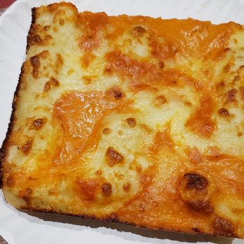 Rosemarie Pizza - Grandma alla Vodka slice: rather disappointing. Sauce is on top of the cheese, and what sauce there is isn't flavorful, only creamy. - Pizza Near Me - Farmingdale, New York