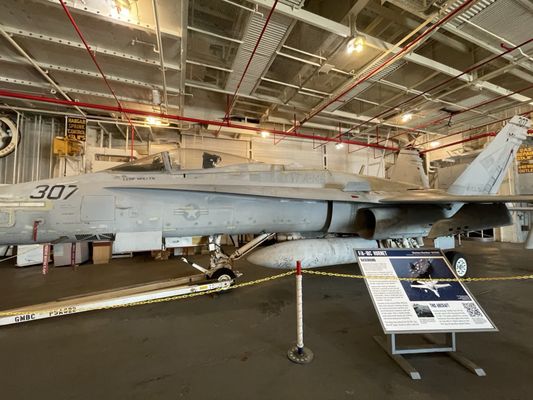USS Hornet - Sea, Air and Space Museum by null
