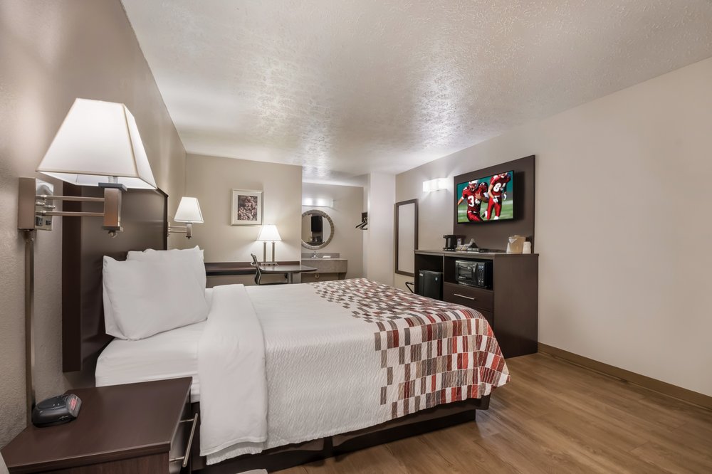 RED ROOF INN CROSSVILLE Updated September 2024 35 Photos & 11