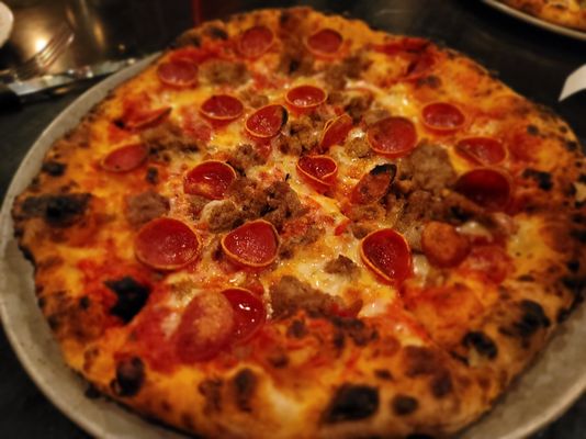 Pizzeria Lola by null