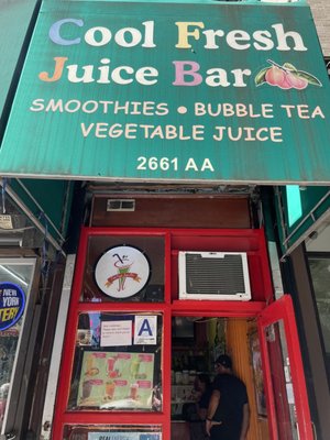 cool fresh juice bar by null
