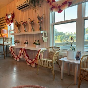 Coconut Key - Cute seats and fresh flowers! - Coffee & Tea Near Me - Jacksonville, Florida Coconut Key - Cute seats and fresh flowers! - Coffee & Tea Near Me - Jacksonville, Florida