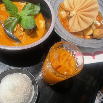 ViV - Red Curry Avocado Massaman Curry Thai Iced Tea with Milk - Thai Near Me - New York, New York ViV - Red Curry Avocado Massaman Curry Thai Iced Tea with Milk - Thai Near Me - New York, New York