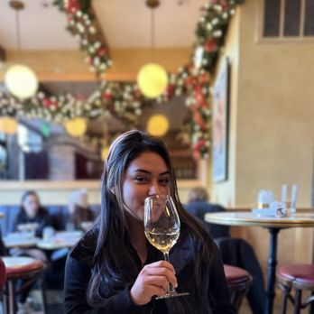 Cafe Amaro - Glass of Falanghina - Italian Near Me - Boston, Massachusetts