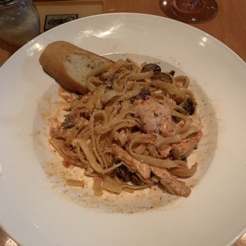 matchbox - Chicken Fettuccine Alfredo - Pizza Near Me - Fairfax, Virginia matchbox - Chicken Fettuccine Alfredo - Pizza Near Me - Fairfax, Virginia