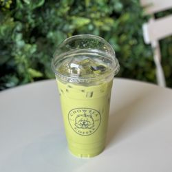 Ig: @whatsviveating | green milk tea with crystal boba jelly cube