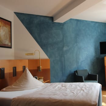 Rokokohaus - Doppel- als Einzelzimmer in der Dependance des Rokokohauses - Hotels Near Me - Erlangen, BY