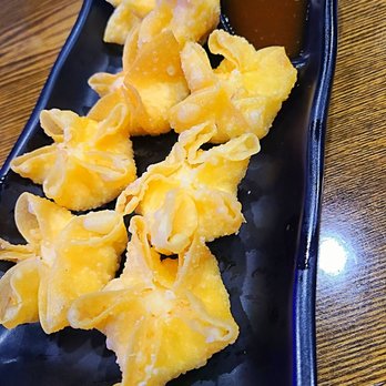 Suki Hanna - Crab Rangoon appetizer (AYCE menu) - Sushi Bars Near Me - Orlando, Florida Suki Hanna - Crab Rangoon appetizer (AYCE menu) - Sushi Bars Near Me - Orlando, Florida