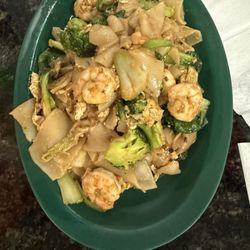 Bangkok Thai and Pho 911 - Pad sew $13. Spicy level 3 out of 6
