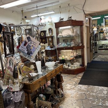 Somewhere In Time - Antiques Near Me - Reno, Nevada