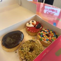 Amy's donuts ! Amy's donuts !