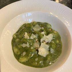 Divino Enoteca - Gnocchi Pesto - vegetarian