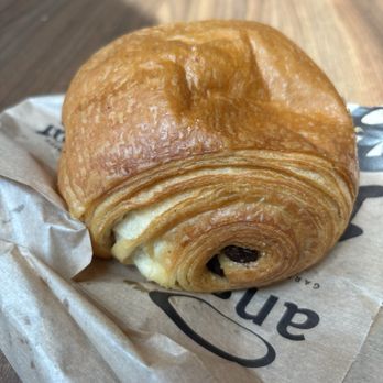 Boulangerie Ange - Chocolatine - Bakeries Near Me - Montreal, Quebec