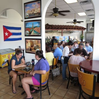 D'Cuban Cafe - Interior. Dining area. - Cuban Near Me - Norcross, Georgia