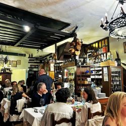 Da Cesari - Full house always. Make a reservation!