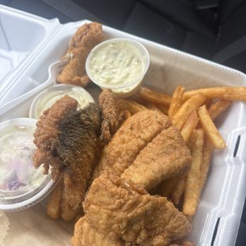 Vanlandschoot & Sons Fish Market - 4 piece whitefish dinner - Seafood Markets Near Me - Munising, Michigan Vanlandschoot & Sons Fish Market - 4 piece whitefish dinner - Seafood Markets Near Me - Munising, Michigan