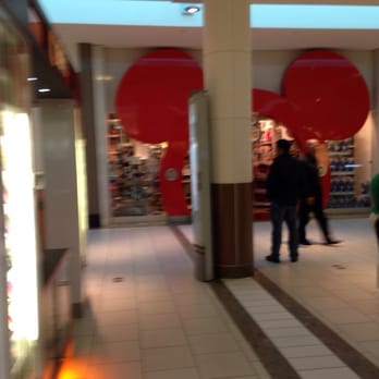Dadeland Mall - Disney Store - Shopping Centers Near Me - Miami, Florida