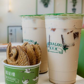 Hechalou Tea House & Jelly - Signature Black Tea Egg Puff, House Blend Milk Tea with Sesame and Almond Jelly, House Blend Milk Tea with Tea Jelly - Bubble Tea Near Me - Beaverton, Oregon