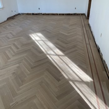 Spagnoli Flooring - Brand new white oak flooring herringbone pattern with a mahogany double border.
Sanded and finished with bona naturale finish!! - Flooring Near Me - Brooklyn, New York Spagnoli Flooring - Brand new white oak flooring herringbone pattern with a mahogany double border.
Sanded and finished with bona naturale finish!! - Flooring Near Me - Brooklyn, New York