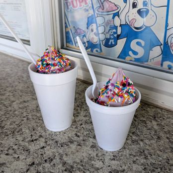 Chilly Willy's - Medium (left) and small (right). - Ice Cream & Frozen Yogurt Near Me - Hartleton, Pennsylvania