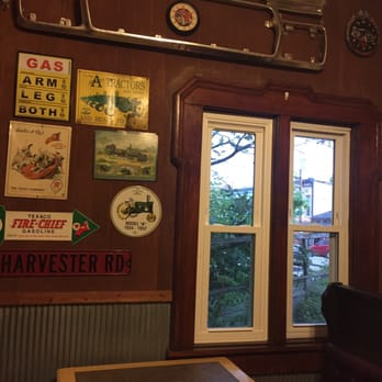 Colonial Pizza - Pizza Near Me - Cedarville, Ohio