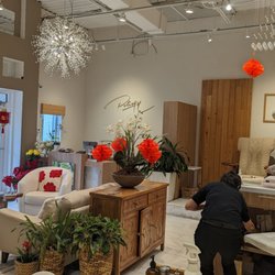 Polish'd Nail Bar - Beautiful and clean salon