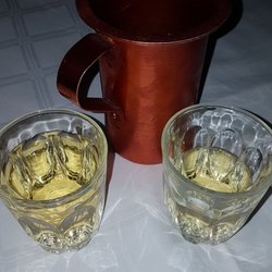 Kostas Oyzerie-Kafe - Weißwein "KLEONI" 1/2L um EUR 7,60
