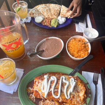 Te'Kila - Margarita Pitcher Chicken Burrito Asada Steak Quesadilla Spanish Rice Refried Beans - Bars Near Me - Los Angeles, California Te'Kila - Margarita Pitcher Chicken Burrito Asada Steak Quesadilla Spanish Rice Refried Beans - Bars Near Me - Los Angeles, California