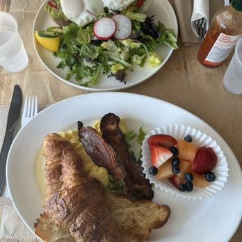 Cafe Trois - Croissant - Coffee & Tea Near Me - Northvale, New Jersey