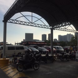 Pioneer Center Supermarket - Pioneer parking