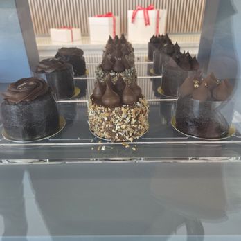 Stawberry Cake Shop - Bakeries Near Me - Gilbert, Arizona