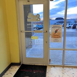 Cookie Cutters Haircuts for Kids - The front door and parking