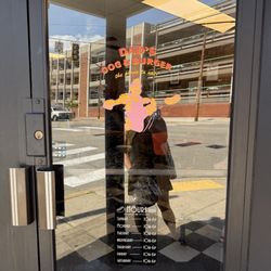 Dad's Dog & Burger - Door