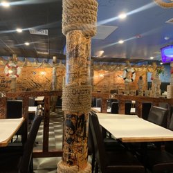Juicy Seafood - Dining room