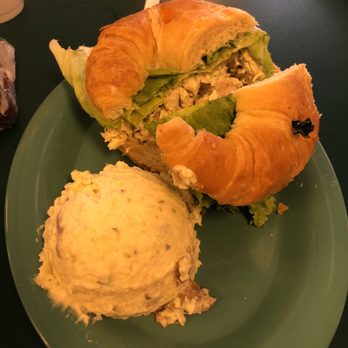 Claras Tidbits Restaurant & Catering - American Near Me - Jacksonville, Florida Claras Tidbits Restaurant & Catering - American Near Me - Jacksonville, Florida