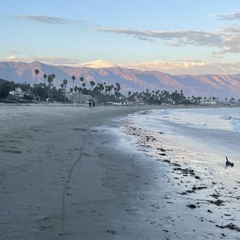 Shoreline Cafe - Shoreline from a distance - Seafood Near Me - Santa Barbara, California