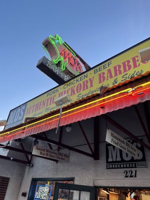 Mo's SmokeHouse BBQ by null