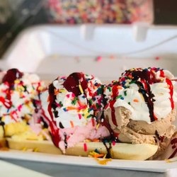 Panchitos Ice Cream - Banana split!