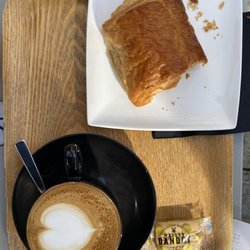KaffaBar - Cappuccino and pastry.