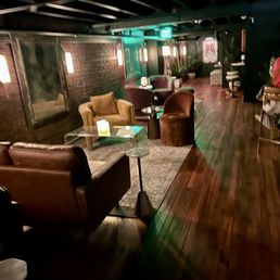 Mezzanine Lounge