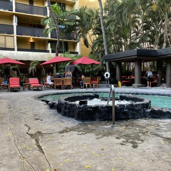 Ko Tiki Terrace - Hot tub - Tiki Bars Near Me - Honolulu, Hawaii