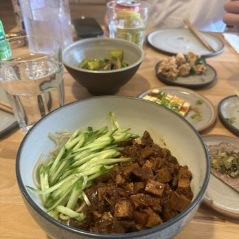 Minyoli - Zhajiangmian - Taiwanese Near Me - Chicago, Illinois