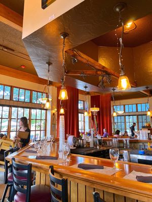 Willow Creek Restaurant by null