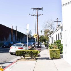 LA Psychic Healer - Parking on side street or behind the building as well.