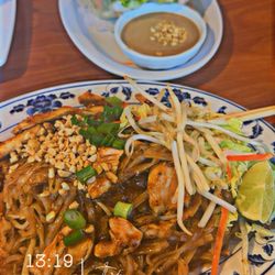 Thai Hut 2 - #ChickenPadThai