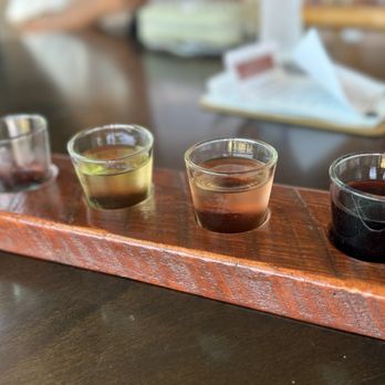 Hungry Hawk Vineyards & Winery - Mixed Flight - Wineries Near Me - Escondido, California Hungry Hawk Vineyards & Winery - Mixed Flight - Wineries Near Me - Escondido, California