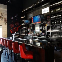 Symposium Cafe Restaurant Milton - Nice comfy bar and lounge area