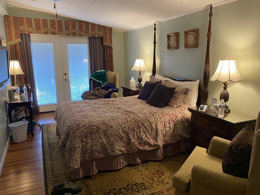 VIOLET HILL BED & BREAKFAST 53 Photos & 10 Reviews 917 Washington