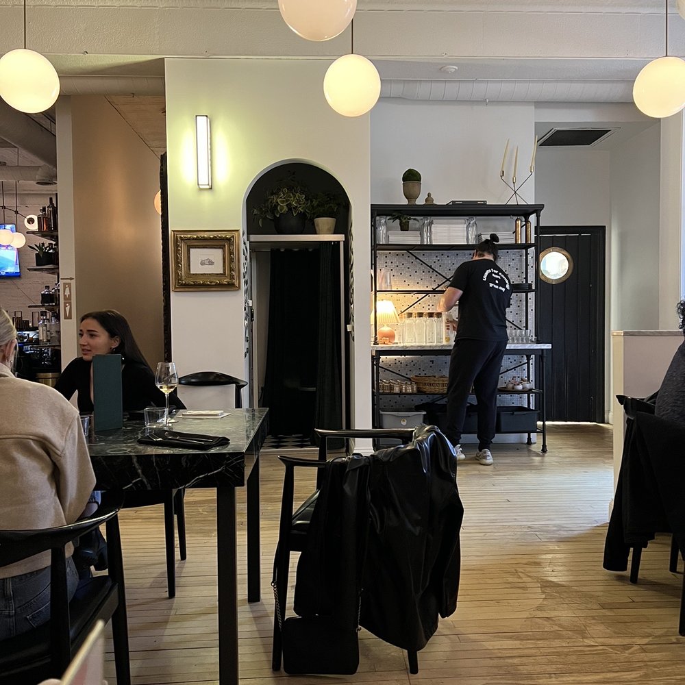 Moveable Feast - Ambiance - Cafes Near Me - Wheaton, Illinois Moveable Feast - Ambiance - Cafes Near Me - Wheaton, Illinois