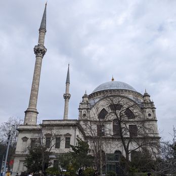 Dolmabahçe Sarayı - @endoedibles on Instagram 03/16/23 - Landmarks & Historical Buildings Near Me - Istanbul, 34